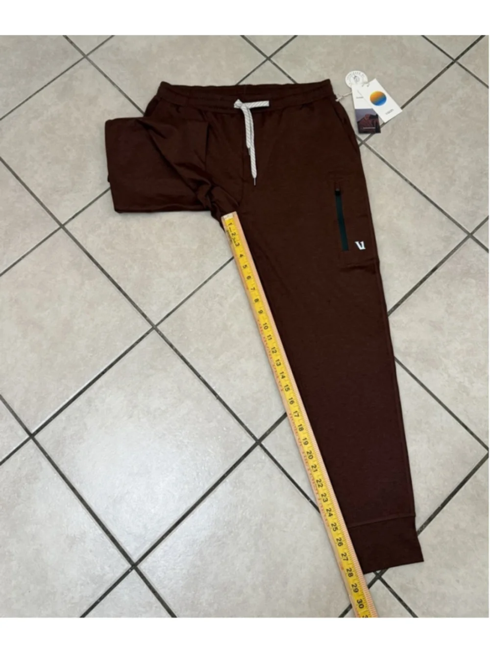 VUORI SUNDAY PERFORMANCE JOGGER 28” BURNT SIENNA SIZE MEDIUM